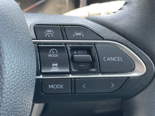 Toyota NOAH 2022 7015370-5