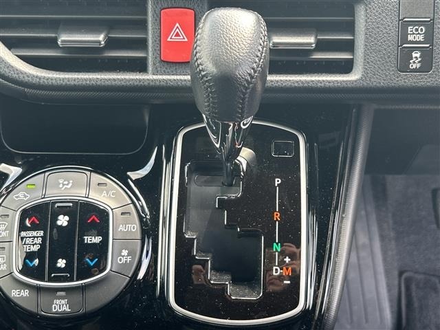 Toyota NOAH 2019 7015384-12