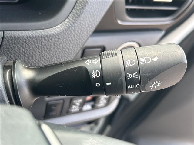 Toyota NOAH 2019 7015384-2