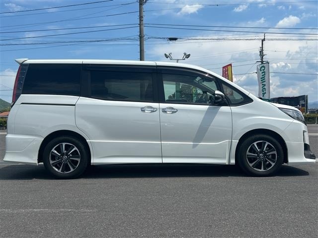 Toyota NOAH 2019 7015384-3