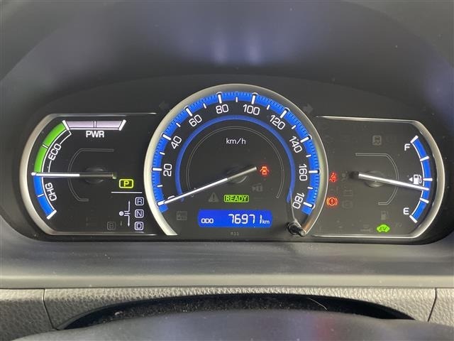 Toyota NOAH 2017 7015417-18