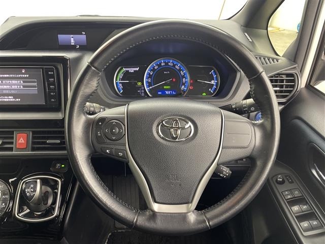 Toyota NOAH 2017 7015417-19