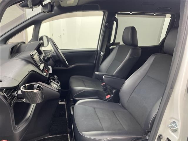 Toyota NOAH 2017 7015417-6