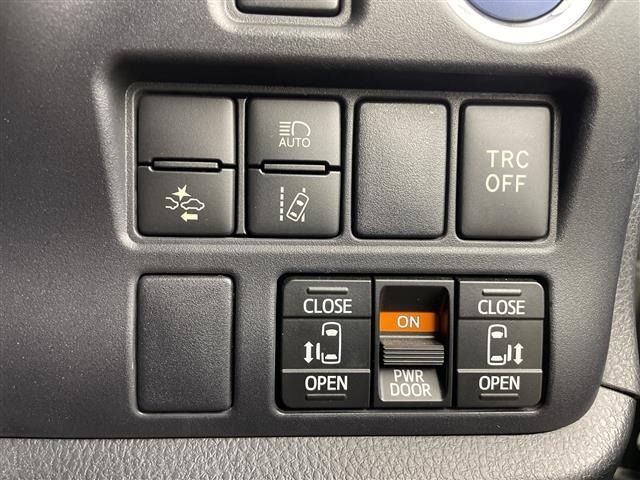 Toyota NOAH 2017 7015417-9