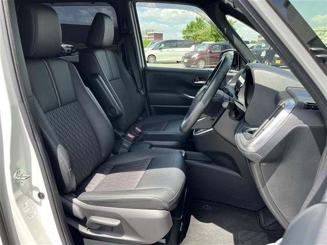 Toyota NOAH 2022 7015498-10