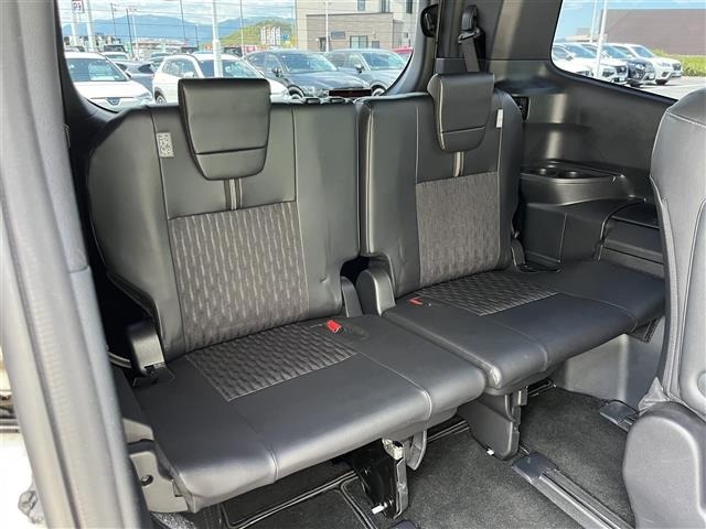 Toyota NOAH 2022 7015498-12