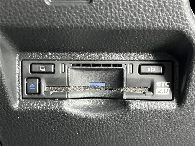 Toyota NOAH 2022 7015498-18