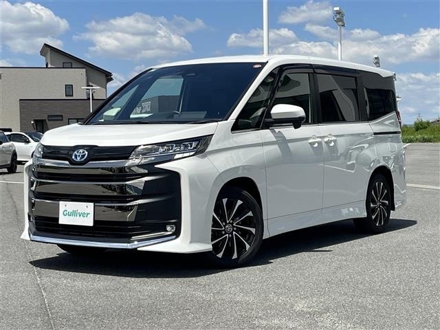 Toyota NOAH 2022 7015498-2