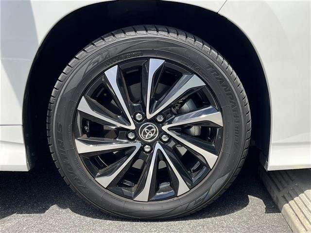 Toyota NOAH 2022 7015498-20