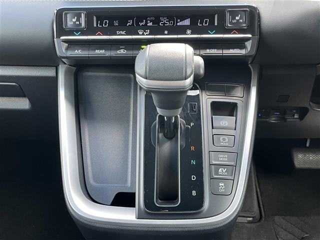 Toyota NOAH 2022 7015498-9