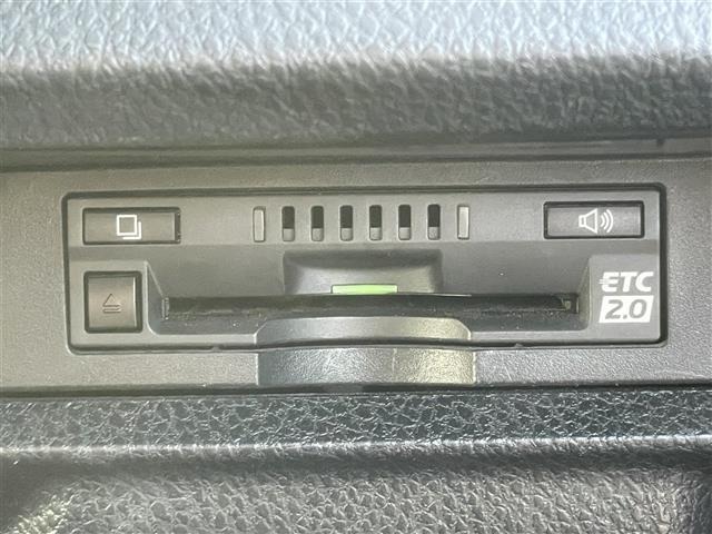 Toyota NOAH 2018 7015522-1