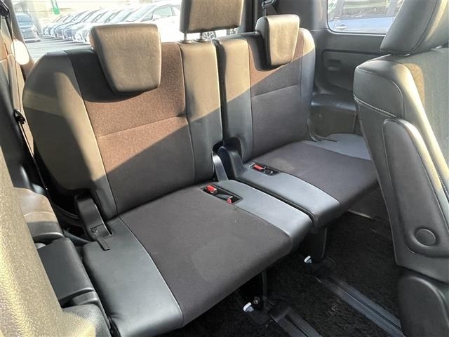 Toyota NOAH 2018 7015522-11