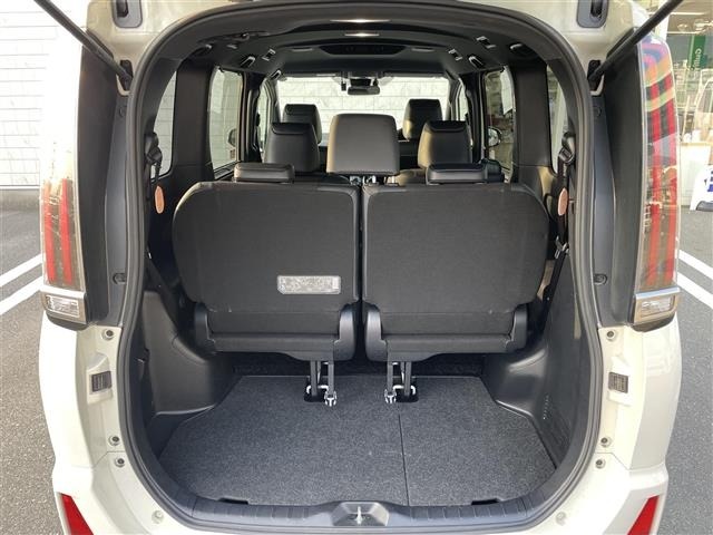 Toyota NOAH 2018 7015522-12