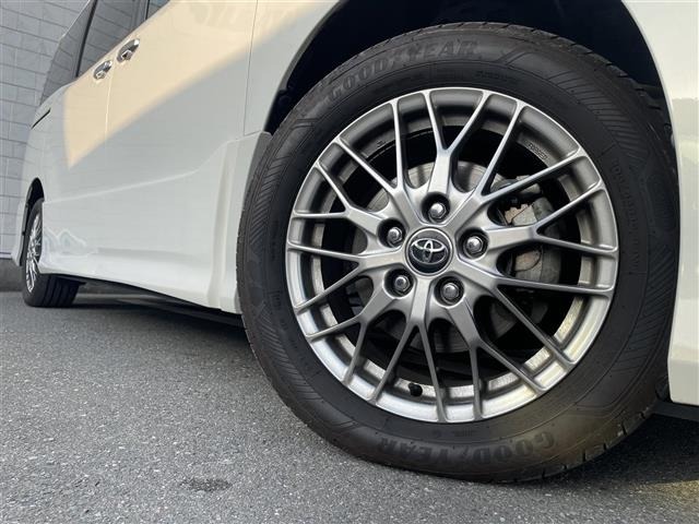Toyota NOAH 2018 7015522-13