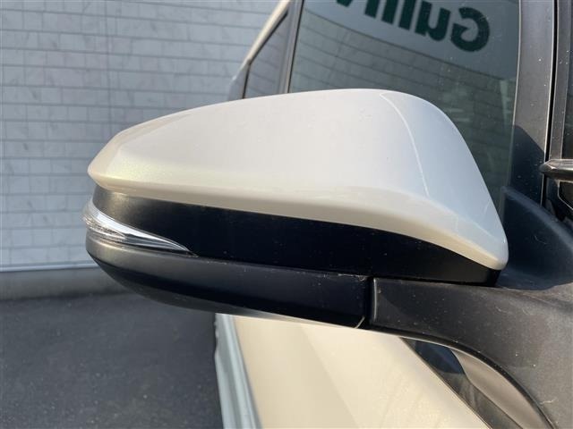 Toyota NOAH 2018 7015522-15