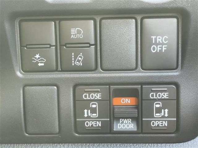 Toyota NOAH 2018 7015522-19