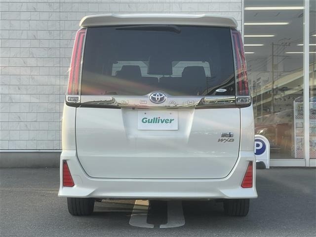 Toyota NOAH 2018 7015522-2