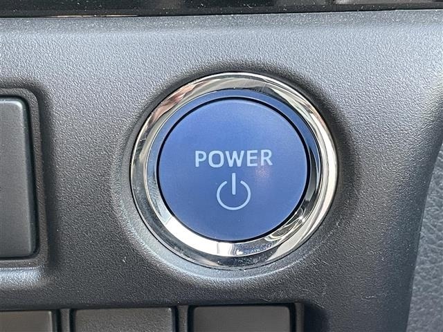 Toyota NOAH 2018 7015522-4