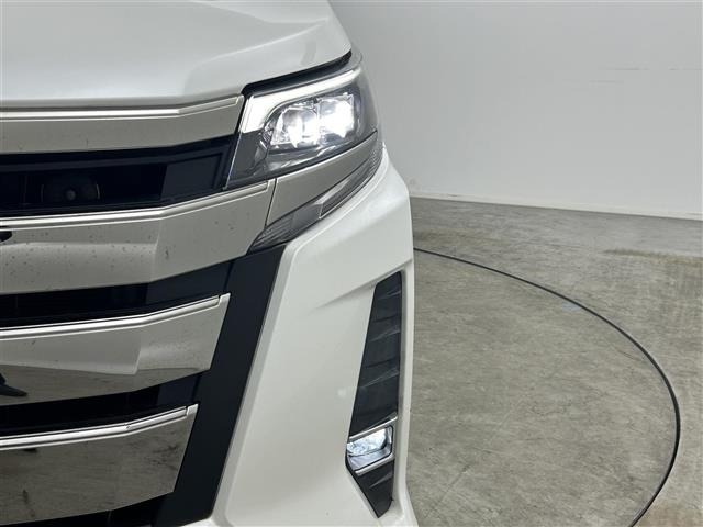 Toyota NOAH 2017 7015540-11
