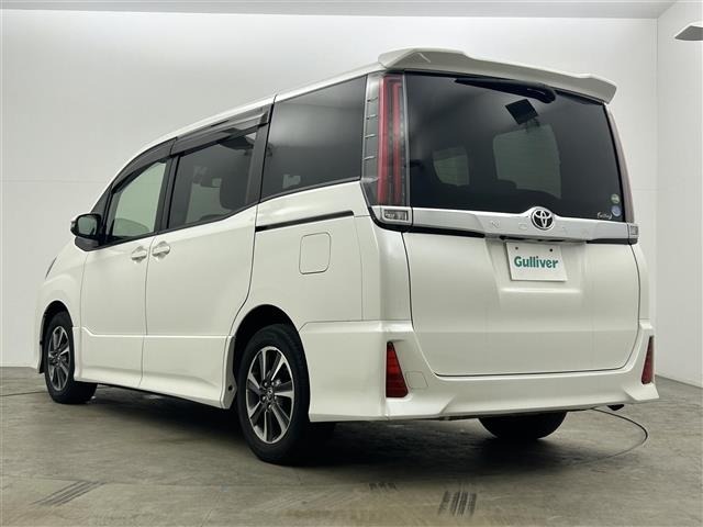 Toyota NOAH 2017 7015540-13