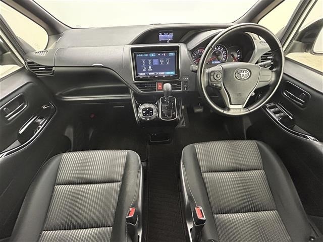Toyota NOAH 2017 7015540-14