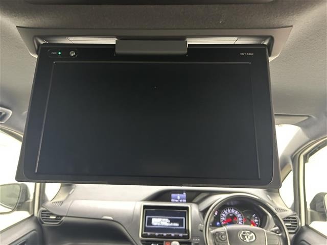Toyota NOAH 2017 7015540-15