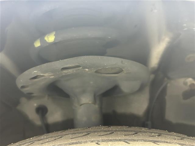 Toyota NOAH 2017 7015540-6