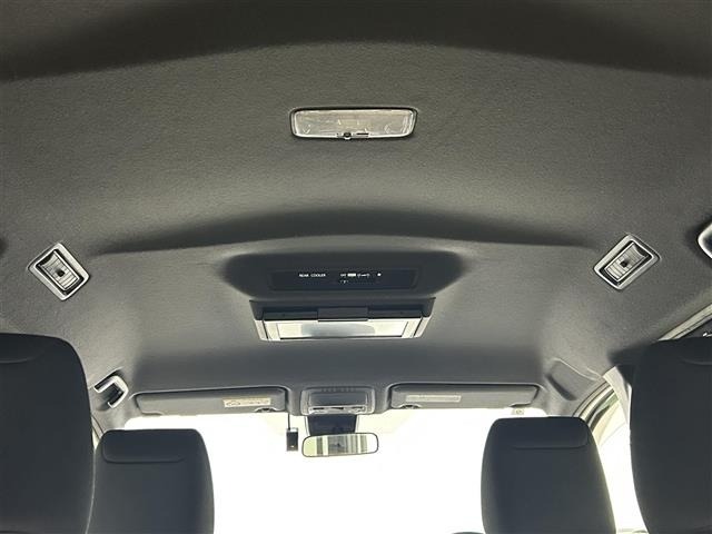 Toyota NOAH 2017 7015540-8
