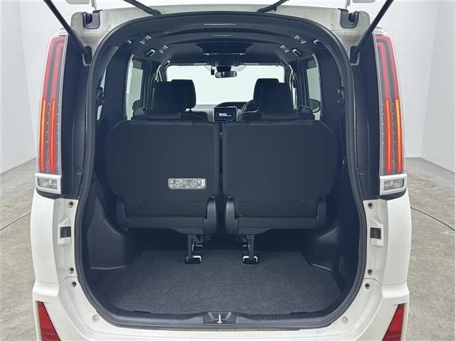 Toyota NOAH 2017 7015540-9