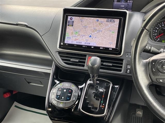 Toyota NOAH 2018 7015568-10