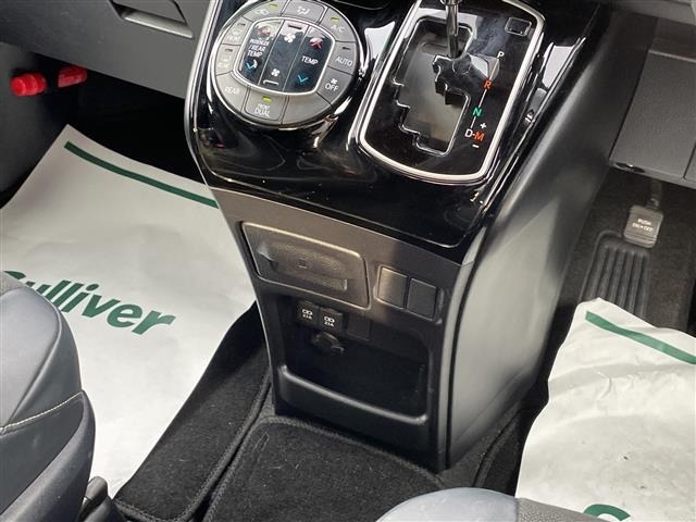 Toyota NOAH 2018 7015568-11