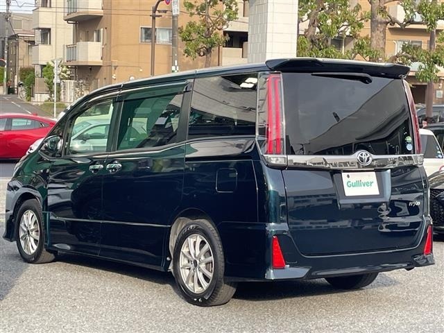 Toyota NOAH 2018 7015568-13