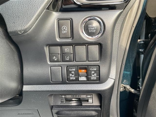 Toyota NOAH 2018 7015568-17