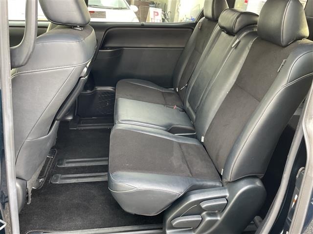 Toyota NOAH 2018 7015568-3