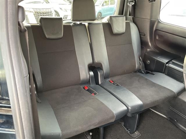 Toyota NOAH 2018 7015568-5