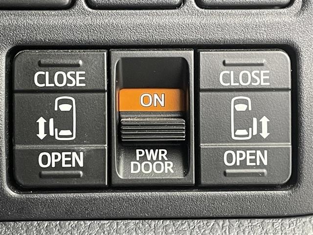 Toyota NOAH 2018 7015575-1