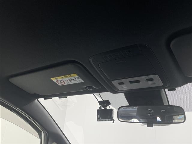 Toyota NOAH 2018 7015575-12