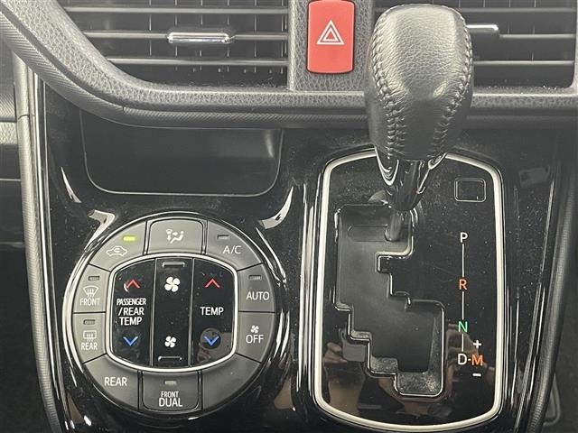 Toyota NOAH 2018 7015575-13