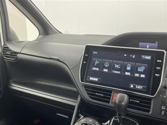 Toyota NOAH 2018 7015575-2