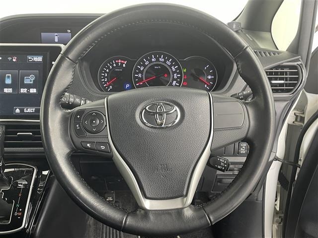 Toyota NOAH 2018 7015575-6