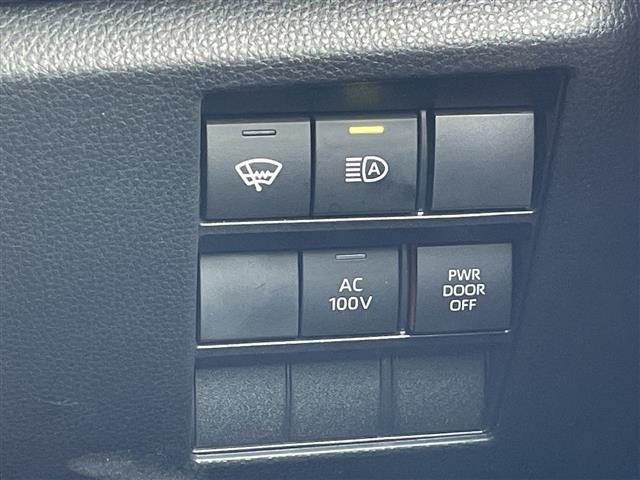 Toyota NOAH 2022 7015578-11