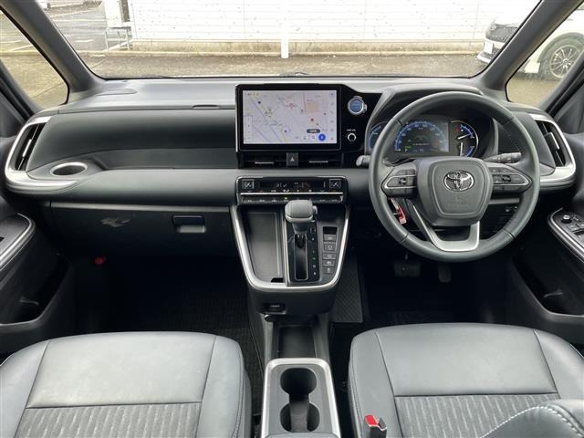Toyota NOAH 2022 7015578-14