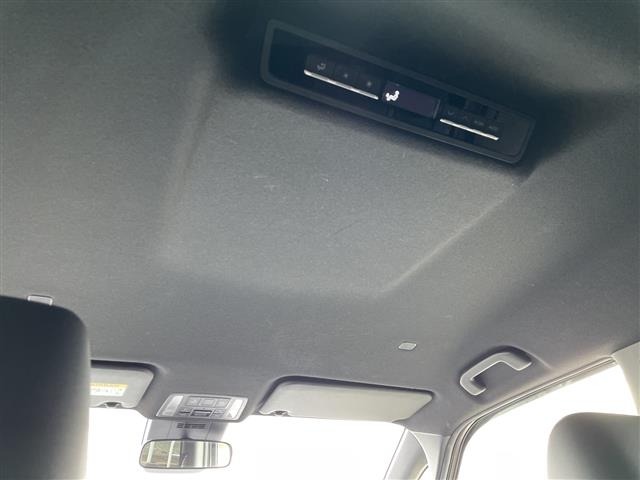 Toyota NOAH 2022 7015578-2