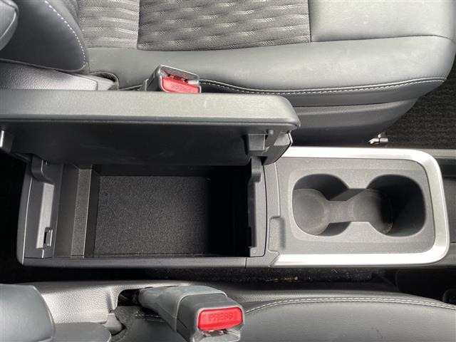 Toyota NOAH 2022 7015578-7