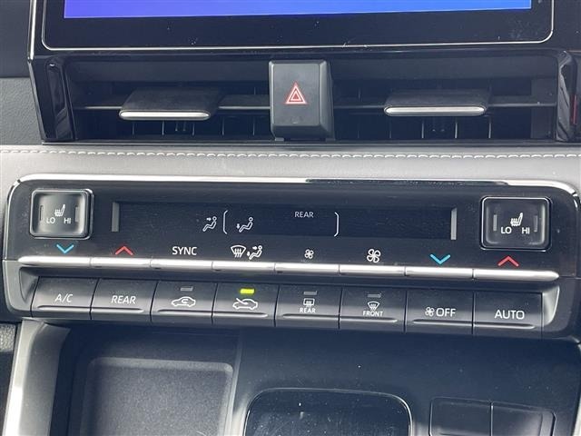 Toyota NOAH 2022 7015578-9