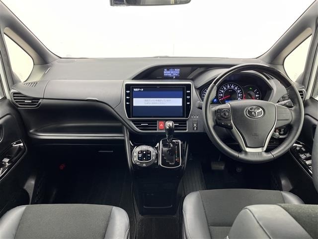 Toyota NOAH 2021 7015588-15