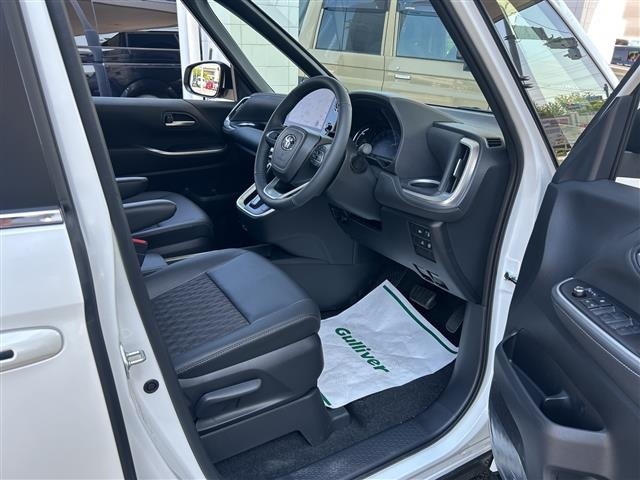 Toyota NOAH 2025 7015604-10