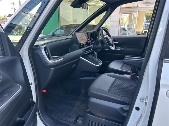 Toyota NOAH 2025 7015604-12