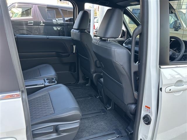 Toyota NOAH 2025 7015604-22
