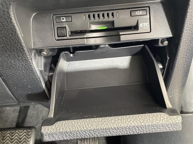 Toyota NOAH 2019 7015616-4